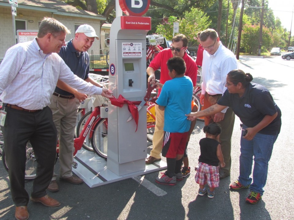 Austin B-Cycle ribbon cutting